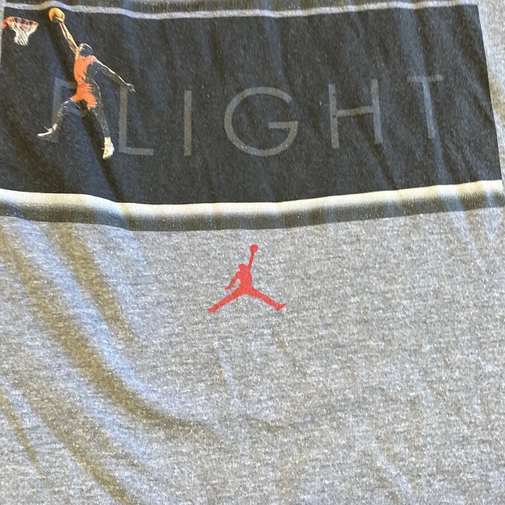 Jordan graphic logo T-shirt that out of the point size large past shipping_5